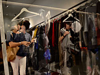 Две мошенницы из Тель-Авива задержаны за кражу модной одежды из магазинов