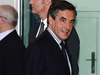 Скандал вокруг супруги Фийона: полиция обыскивает здание парламента