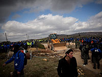 Эвакуация Амоны: легко ранена полицейская, пограничник отказался исполнять приказ