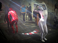 Скандал в Иерусалиме: муниципальный совет против голой куклы на фестивале