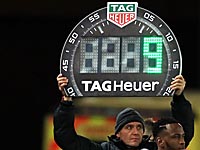 Впервые в официальном матче были проведены восемь замен