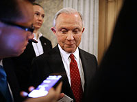 Сторонник ужесточения политики в отношении России Джефф Сешнс стал генпрокурором США