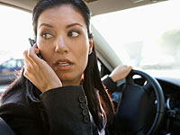 Полиция намерена конфисковывать телефоны у водителей, разговаривавших за рулем