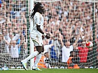 Гомис забил три мяча и побил рекорд Ибрагимовича