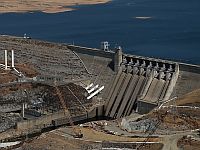 В Калифорнии повреждена плотина на озере Оровилл, объявлена массовая эвакуация