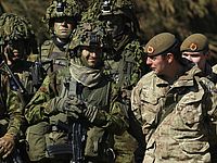 Отправлявшиеся в Эстонию британские солдаты получали путеводитель по стриптиз-барам