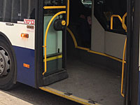 В Офакиме пассажирка выпала из рейсового автобуса