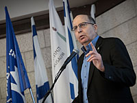 Моше Яалон: 