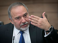 Либерман проголосовал против передачи главе МВД полномочий регулировать работу магазинов по субботам    