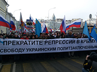 В Москве начался марш памяти Немцова: предполагаемое число участников – 30.000 

