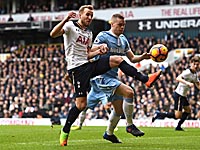 Кейн забил три мяча, в том числе сотый. 