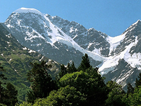 В Приэльбрусье в результате схода лавины погибли не менее четырех туристов