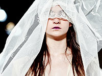 Необычная мода в Париже накануне