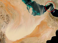 В Ормузском проливе катера КСИР преградили путь кораблям NATO