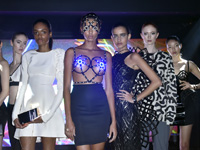 Скандал в мире высокой моды: девушек морят голодом и насильно стригут