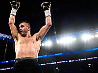 Лемье нокаутировал Стивенса. 