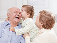 Ученые: пожилые люди, имеющие детей, живут дольше, чем бездетные