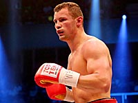 Украинец в Тунике нокаутировал Рассела. Штиглиц сохранил титул.