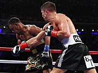 Геннадий Головкин по очкам победил Дэниэла Джейкобса