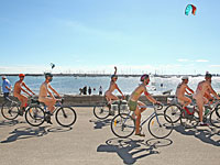 В Мельбурне состоялся юбилейный голый велопробег