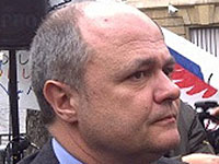 Глава МВД Франции ушел в отставку на фоне скандала вокруг его дочерей