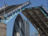 Проведена эвакуация в лондонском небоскребе  Мэри-Экс 