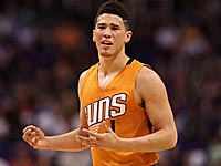 Девин Букер набрал 70 очков. Это не спасло 