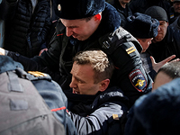 Антикоррупционные акции в России: десятки тысяч участников и массовые задержания