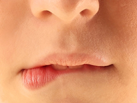 18-летняя румынская модель продала девственность за 2,3 миллиона евро