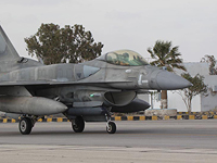  F-16    