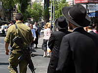 В Меа-Шеарим толпа едва не линчевала солдата