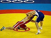 Борец из Узбекистана дисквалифицирован. Россиянин стал чемпионом Пекинской олимпиады