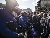 Двое активистов 