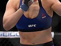 Первая спортсменка с силиконовыми имплантатами  груди в UFC проиграла дебютный бой 