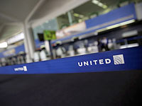 Врач, которого насильно сняли с рейса United Airlines, остается в больнице