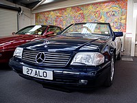 Девушка потеряла ключи от нового родстера Mercedes-Benz SL500 и бросила его на 20 лет