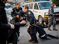 Возле тюрьмы 