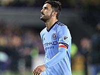 Давид Вилья на 90-й минуте забил гол ударом с центра поля