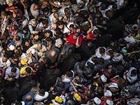 Благодатный огонь сошел в Храме Гроба Господня в Иерусалиме