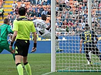 Выигрывая до 83-й минуты 2:0, 