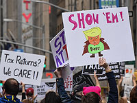 Десятки тысяч американцев требуют от Трампа опубликовать свои налоговые декларации