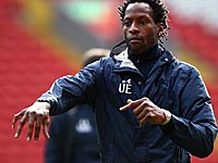 После падения на тренировке умер бывший защитник сборной Англии