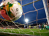 Вратарь забил два похожих автогола. Томер Хемед вышел на замену