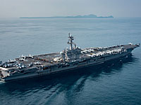 Американский авианосец Carl Vinson 