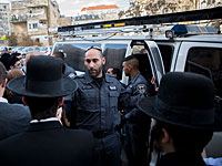 Жители Меа-Шеарим забросали камнями автомобиль полиции