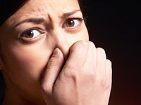 Жители Герцлии жалуются на неприятный запах. Результаты проверки полиции