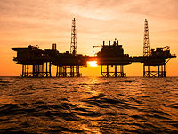 Сорвана атака катера-камикадзе на нефтяной терминал в Красном море