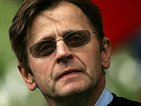 Парламент Латвии даровал латвийское гражданство Михаилу Барышникову 
