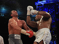 Супербой в Лондоне: Джошуа нокаутировал Кличко. Фоторепортаж