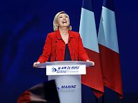 Активистка FEMEN попыталась сорвать выступление Марин Ле Пен в Париже